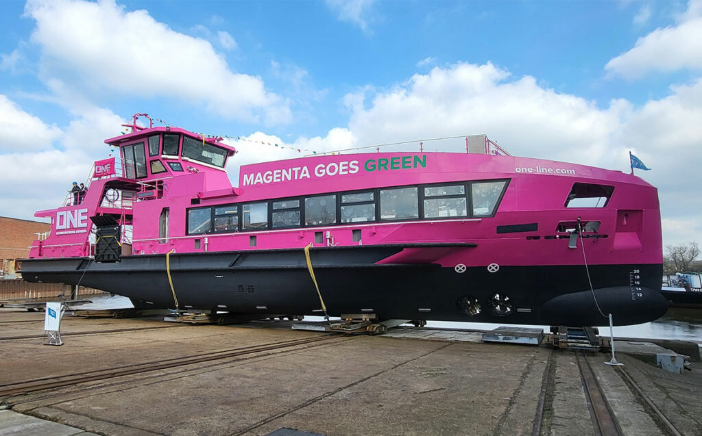 commuter-ferry-4-1st-vessel-before-launching
